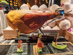 -雍容荟帝王蟹活龙虾展台自助(IFS黑金店)