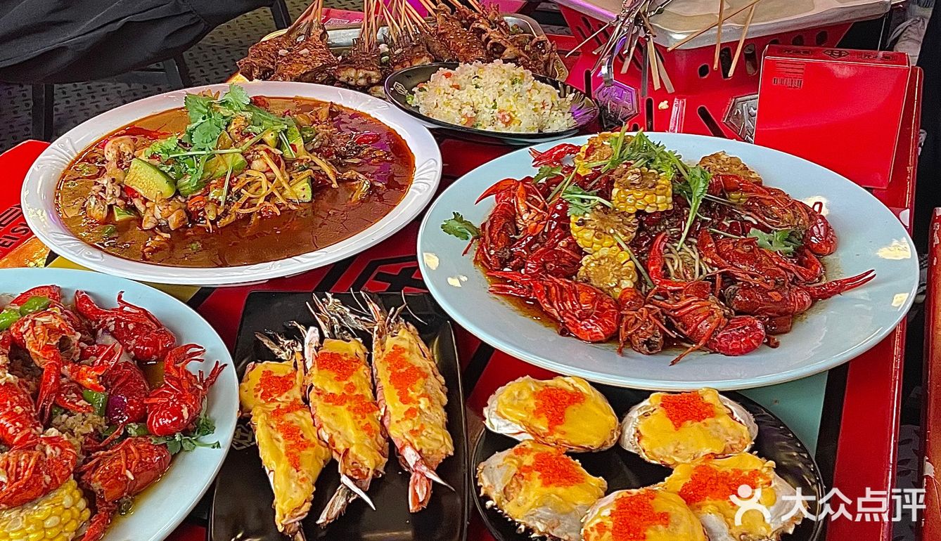 🥘他们家的汤，我全部打包回家下面了！