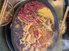 -黄潇洒老火锅(九眼桥宏济巷店)