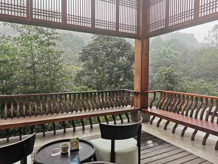 峨眉山红珠山宾馆禅意山居