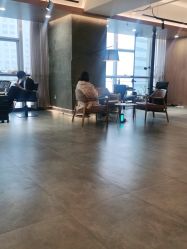 -C-18 SALON