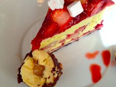 巧克力球，草莓芝士蛋糕-AZUR聚(香格里拉饭店)