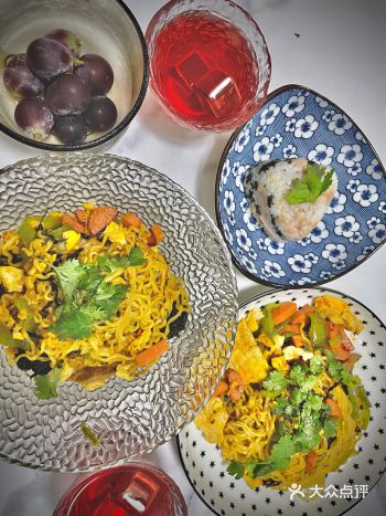 继普普通通却很受欢迎的番茄炒鸡蛋后，我的韩式炒泡面很