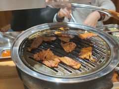 -汉城烤肉·黑金冠(华山路店)