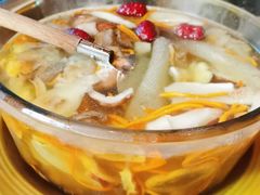 武定母鸡炖菌汤-半山腰·云南菜(侨福芳草地店)