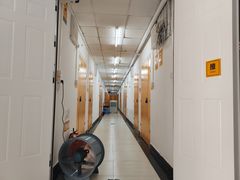 -安东易迷你仓自助寄存仓库(淞虹路店)
