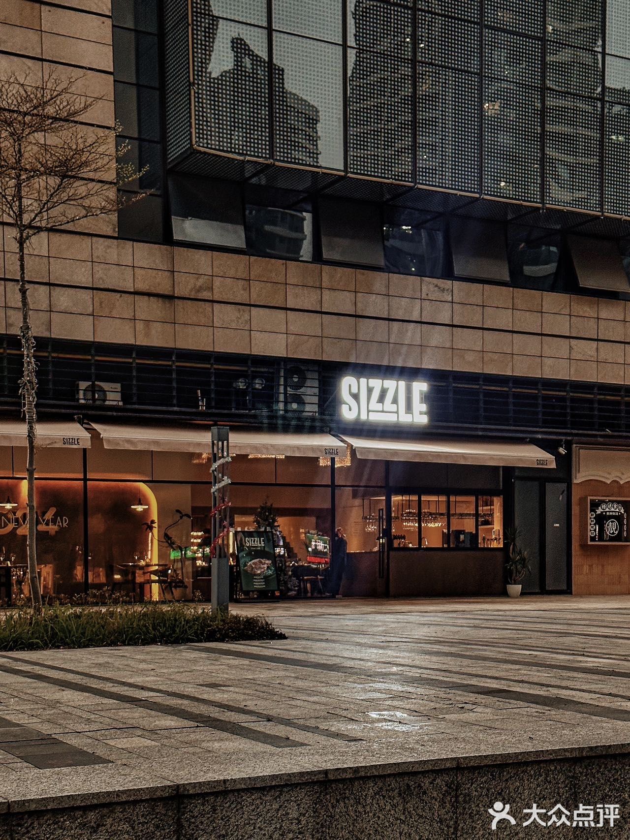 顺德这家约会西餐厅氛围感真的绝美！！🥂