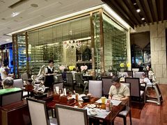 -广州万富希尔顿酒店·感趣自助餐厅·金秋蟹宴生蚝海鲜刺身