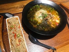 -八月美食小馆(银泰城总店)