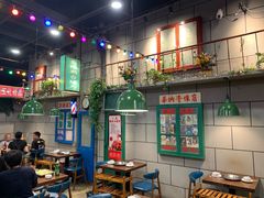 大堂-超越炭火牛蛙火锅鸡(河东店)