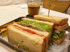 安格斯厚牛芝士三明治-愉市 Hippy Market(香榭里花园店)