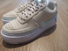 -浣溪纱鞋服精洗店