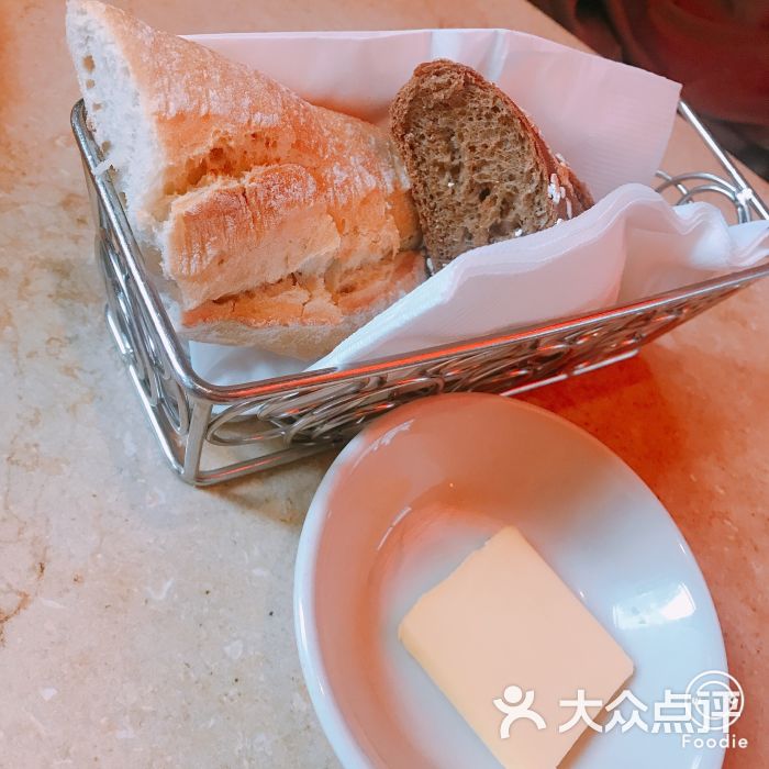 the cheesecake factory 芝乐坊餐厅(迪士尼小镇店)餐前面包图片 - 第