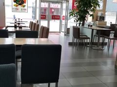 大堂-李先生牛肉面大王(营口大润发店)