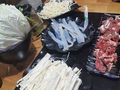 -果松木炭酸菜铜火锅·外婆参鸡汤