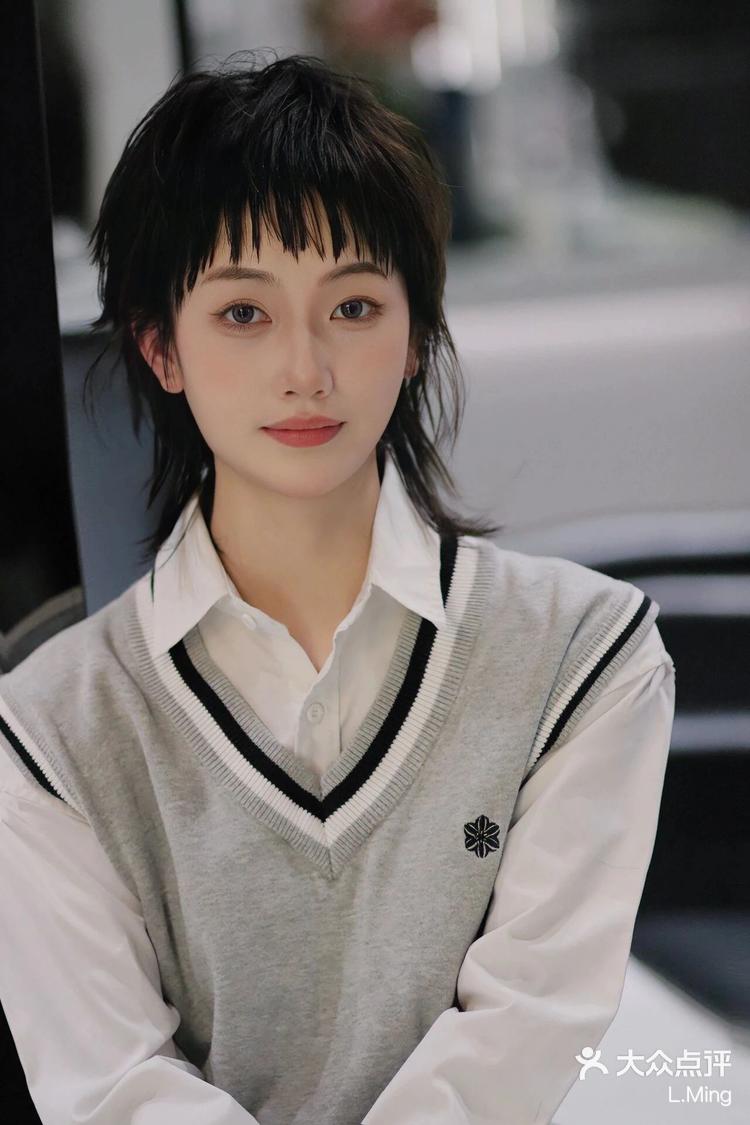 女生狼尾发型