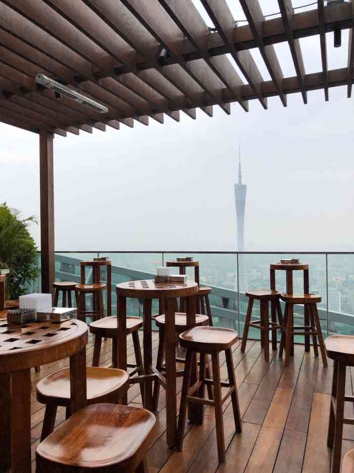 广州柏悦酒店·悦吧·顶楼露天酒吧-"广州柏悦酒店置身于珠江新城最