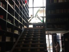 -钟书阁(松江泰晤士小镇店)