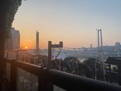 -冰冰龙虾·江湖菜·花园江景餐厅