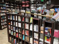 -钟书阁(群光广场店)