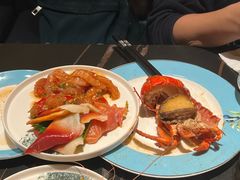 -雍容荟帝王蟹活龙虾展台自助(IFS黑金店)