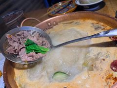 -洱火云南酸菜牛肉火锅(石景山当代商城店)