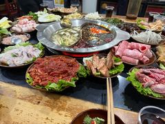 红油锅-重庆故事姊妹老火锅(财经学院店)