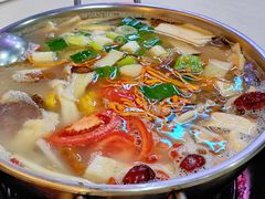 牦牛肉野菌汤锅-川味记忆野菌牦牛肉汤锅(泸定店)
