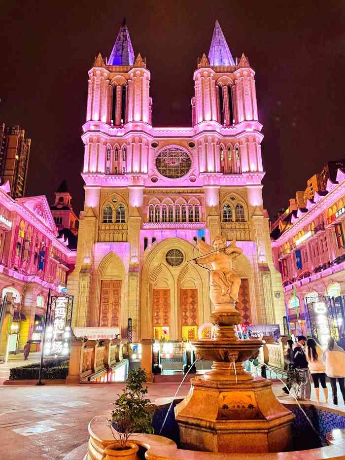 世界城光谷步行街-"好像大家都喜欢往光谷跑,我也不知道为什么.