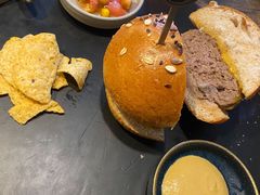 -HIGH FIVE哈福手工汉堡(桂林路店)