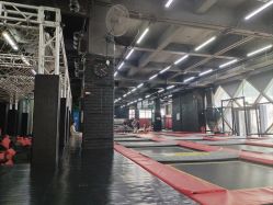 -零重力蹦床空间·滑梯·海洋球·团建(奥特莱斯店)