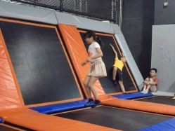 -蹦贝运动中心·蹦床·攀岩·闯关(龙岗店)