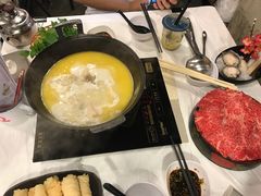 -鲜入围煮花胶鸡海鲜火锅