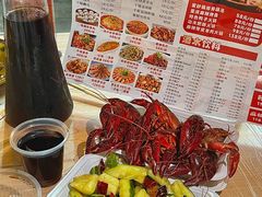 -老街烧烤大排档·地道湖北菜·龙虾馆(汉口火车站店)