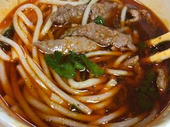 生烫鲜牛肉粉-江三王记牛杂馆(总店)