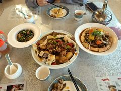 -汗腾格里·风味餐厅(新疆驻京办店)