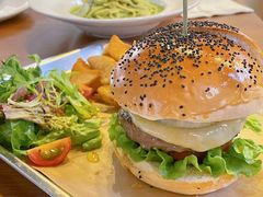 招牌牛肉汉堡-UPPER KITCHEN(延安路店)