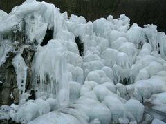 -大平台龙居瀑布旅游区