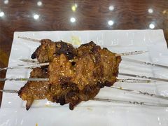 -三江源美食城