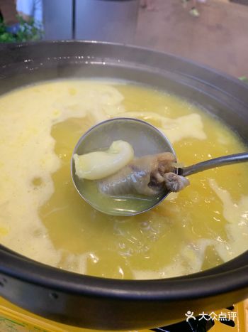 花胶鸡汤很稠，口感不错