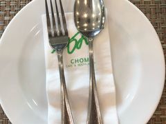 餐具摆设-Chom Cafe and Restaurant