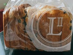 牛奶红豆吐司-莉莲蛋挞(大华悦沢书店)