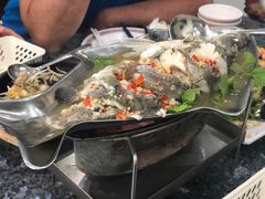 -光海鲜鱼翅餐厅(叻差拉披色路店)