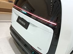 -理想汽车(世纪汇店)