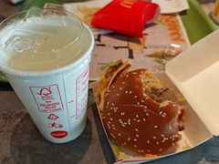 -麦当劳(展览路店)