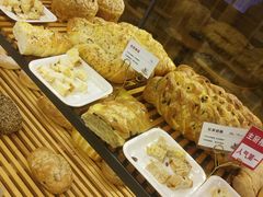 -焙丽拾光(麦凯乐直营店)