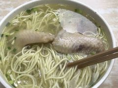 鸡翅米线-鸡鸣汤包(广东路店)