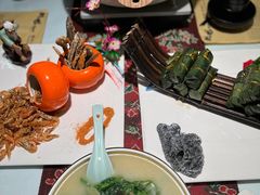 -刘姐啤酒鱼民族演艺餐厅(西街总店)