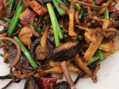 -去吃小龙虾·江湖菜·烧烤(南滨路店)