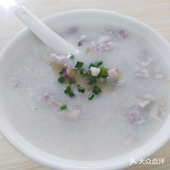 坚强美食店